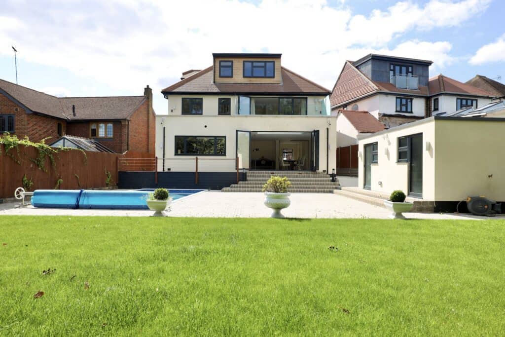 Denehurst Gardens, Woodford Green, IG8