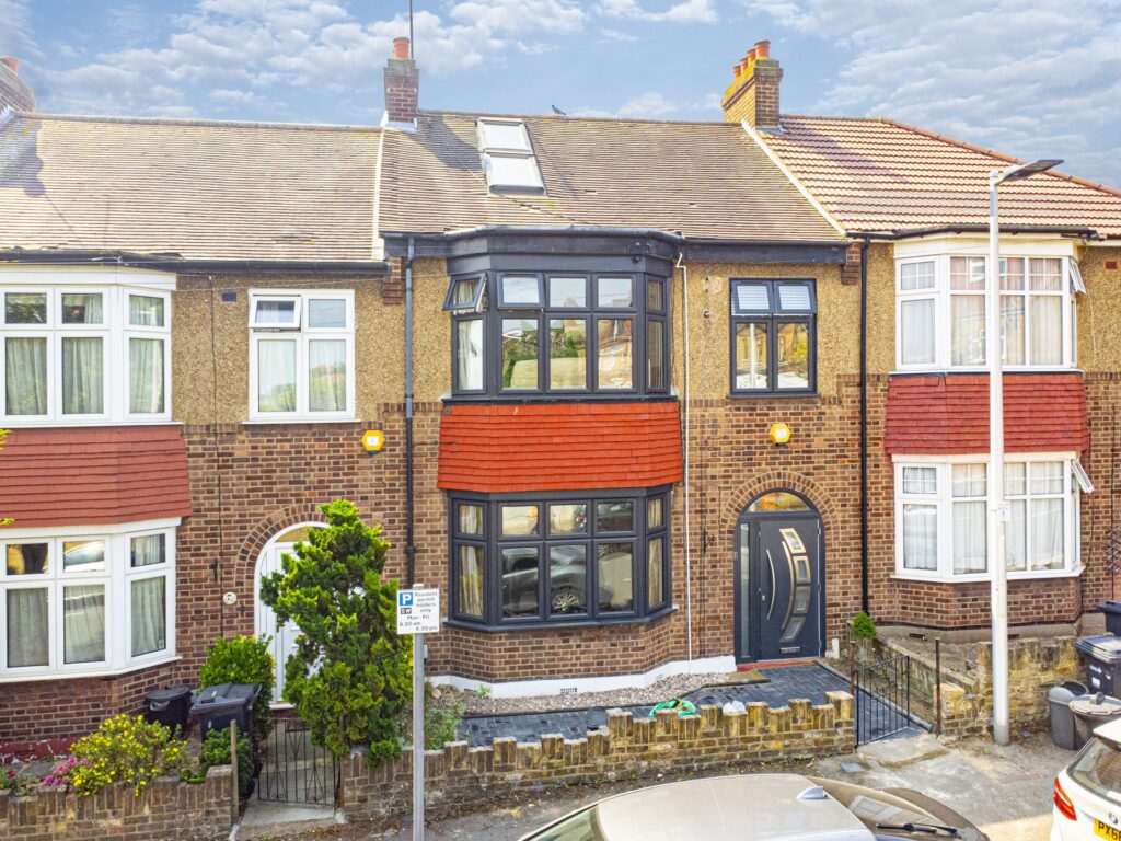 Rose Avenue, South Woodford, E18