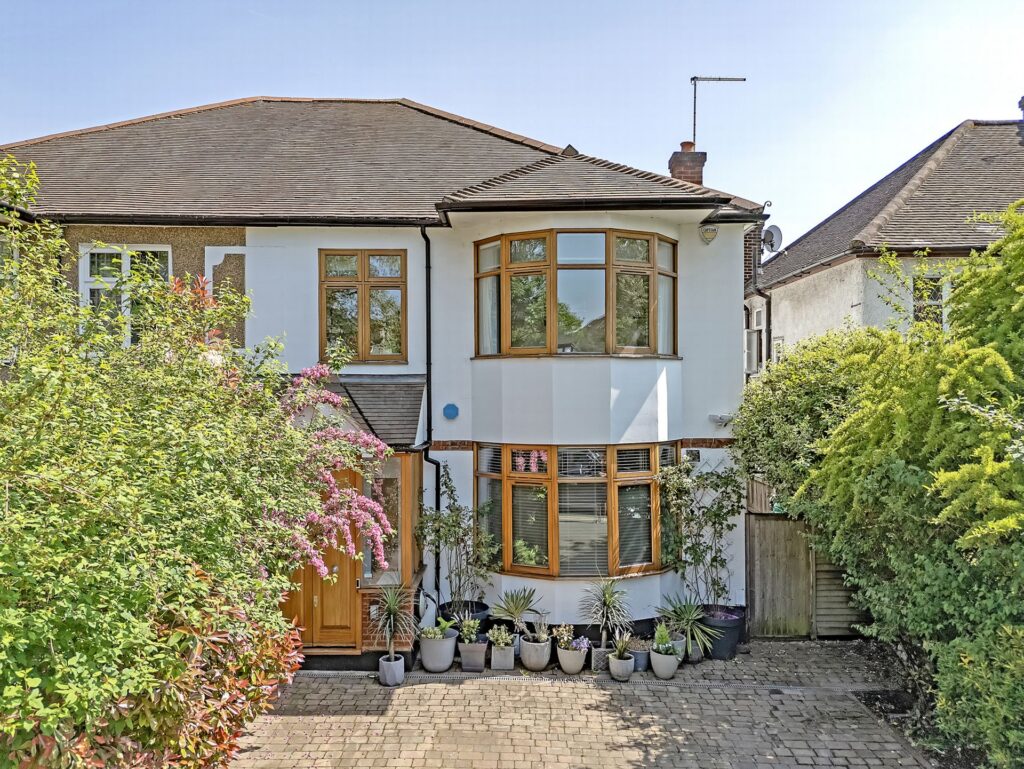 Woodford Road, South Woodford, E18
