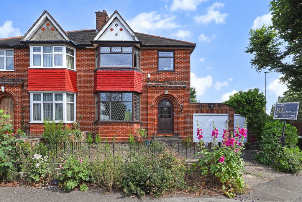 Forest Approach, Woodford Green, IG8
