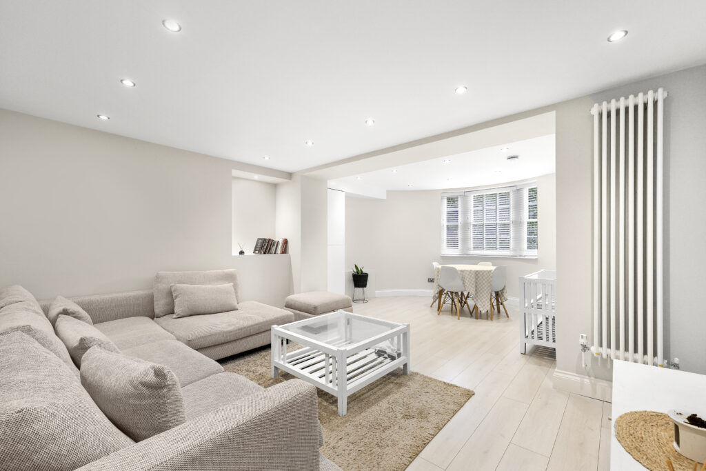 Woodford Road, South Woodford, E18