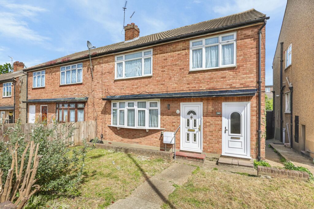 Fencepiece Road, Hainault, IG6