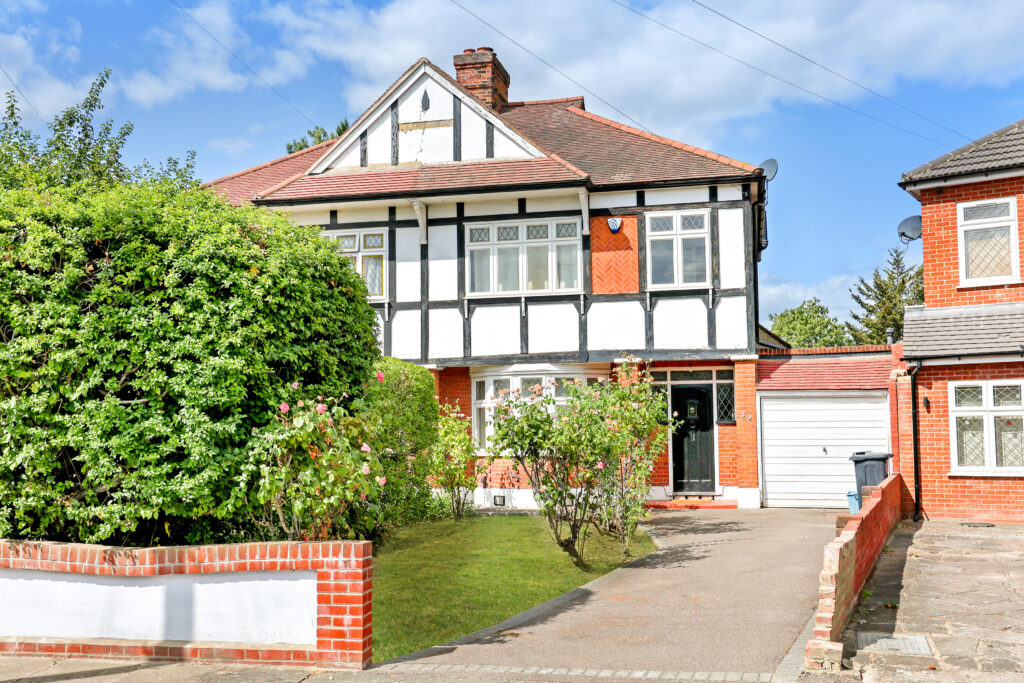 Chalgrove Crescent, Clayhall, Essex, IG5