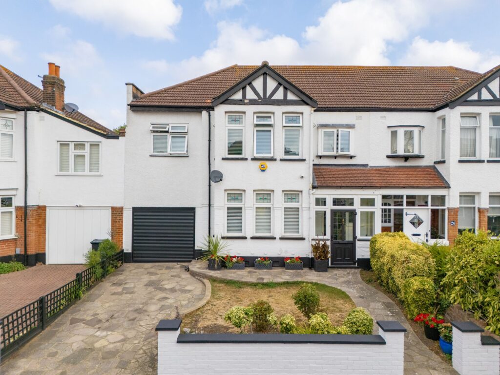 Cheyne Avenue, South Woodford, E18